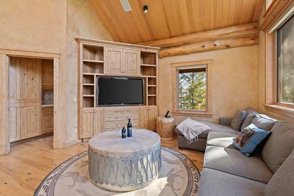 Abode at Mountain Haven, ski-in/out, Teton Village, private hot tub