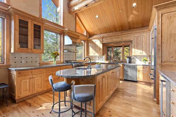 Abode at Mountain Haven, ski-in/out, Teton Village, private hot tub