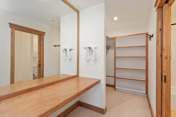 Abode at Mountain Haven, ski-in/out, Teton Village, private hot tub