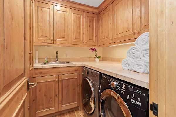 Abode at Mountain Haven, ski-in/out, Teton Village, private hot tub
