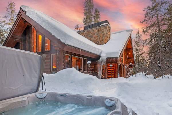Abode at Mountain Haven, ski-in/out, Teton Village, private hot tub