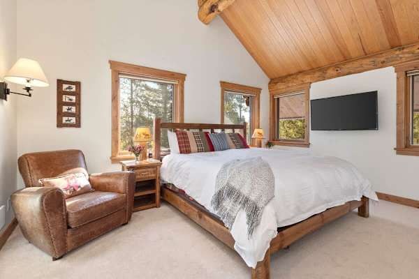 Abode at Mountain Haven, ski-in/out, Teton Village, private hot tub