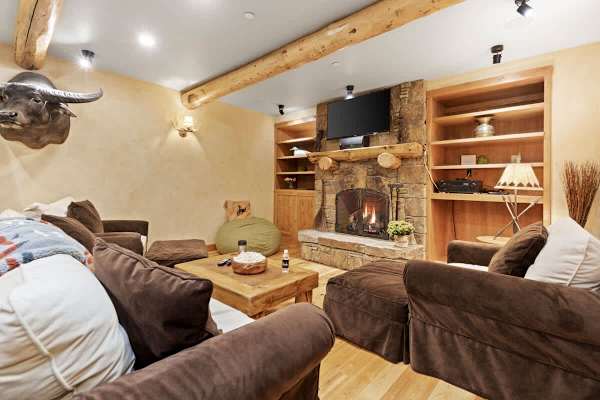Abode at Mountain Haven, ski-in/out, Teton Village, private hot tub