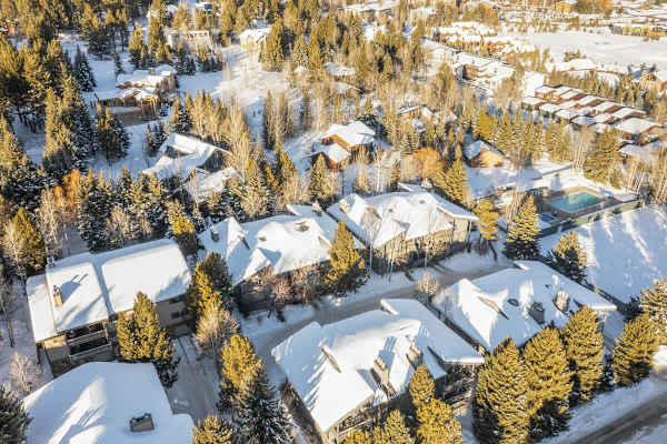 Abode at Sundance, spacious & cozy, walk to lift, hot tub & pool