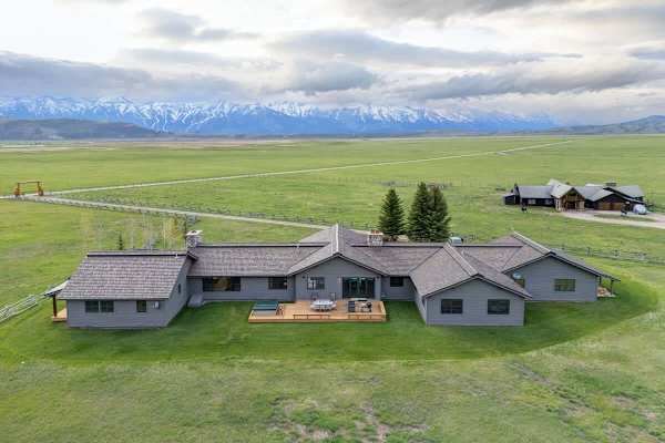 Abode at Grand Teton Vista, Teton views, private hot tub, wildlife