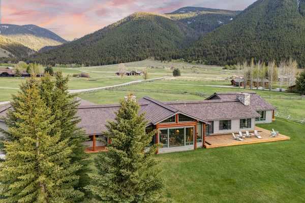 Abode at Grand Teton Vista, Teton views, private hot tub, wildlife