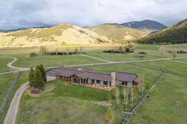 Abode at Grand Teton Vista, Teton views, private hot tub, wildlife