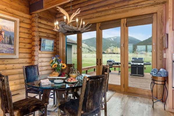 Abode at Grand Teton Vista, Teton views, private hot tub, wildlife