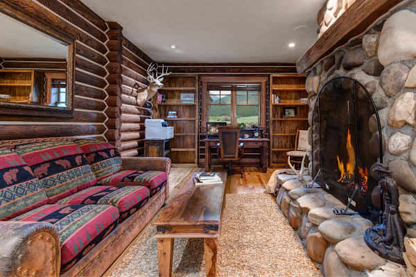Abode at Grand Teton Vista, Teton views, private hot tub, wildlife