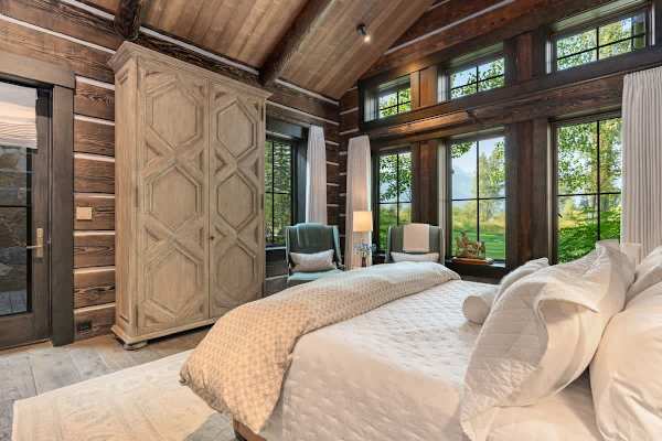 Abode at Teton Game, sweeping estate with 3 cabins, private hot tub
