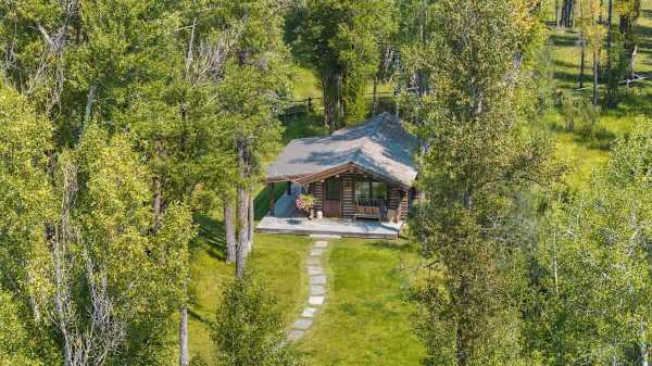 Abode at Teton Game, sweeping estate with 3 cabins, private hot tub