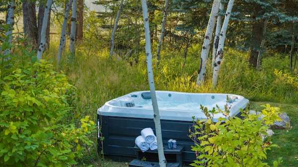 Abode at Teton Game, sweeping estate with 3 cabins, private hot tub