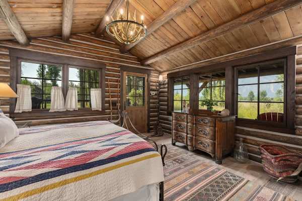 Abode at Teton Game, sweeping estate with 3 cabins, private hot tub
