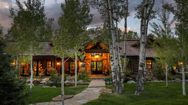 Abode at Teton Game, sweeping estate with 3 cabins, private hot tub