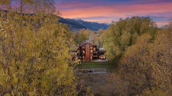 Abode at Alpenglow, mountain home with guesthouse, Teton views