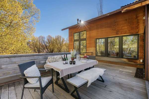 Abode at Alpenglow, mountain home with guesthouse, Teton views