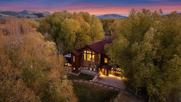 Abode at Alpenglow, mountain home with guesthouse, Teton views
