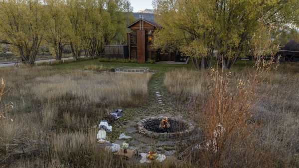 Abode at Alpenglow, mountain home with guesthouse, Teton views