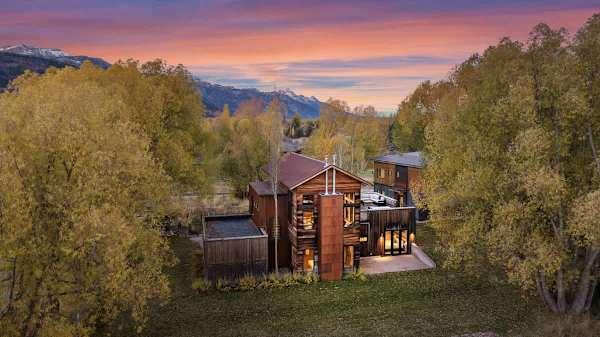 Abode at Alpenglow, mountain home with guesthouse, Teton views