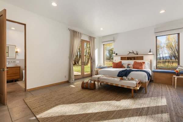 Abode at Alpenglow, mountain home with guesthouse, Teton views