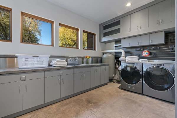 Abode at Alpenglow, mountain home with guesthouse, Teton views