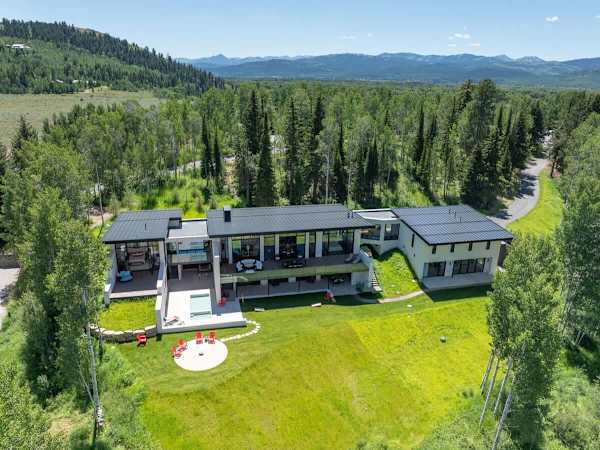 Abode at The Dragonfly Lodge, private pool, stunning Teton views