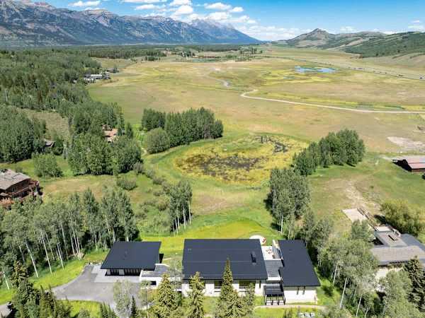 Abode at The Dragonfly Lodge, private pool, stunning Teton views