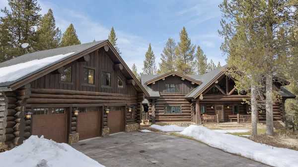 Abode at Forest Edge, luxury log home, hot tub, hiking trails