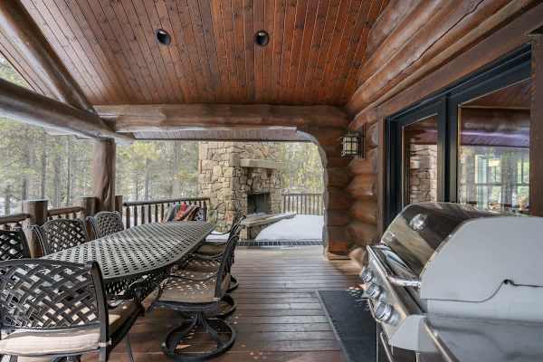 Abode at Forest Edge, luxury log home, hot tub, hiking trails