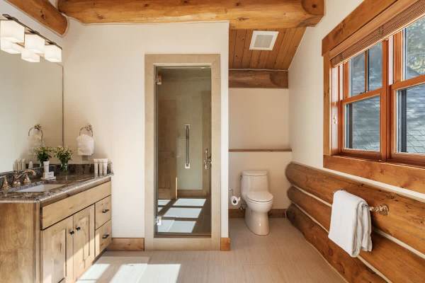 Abode at Forest Edge, luxury log home, hot tub, hiking trails