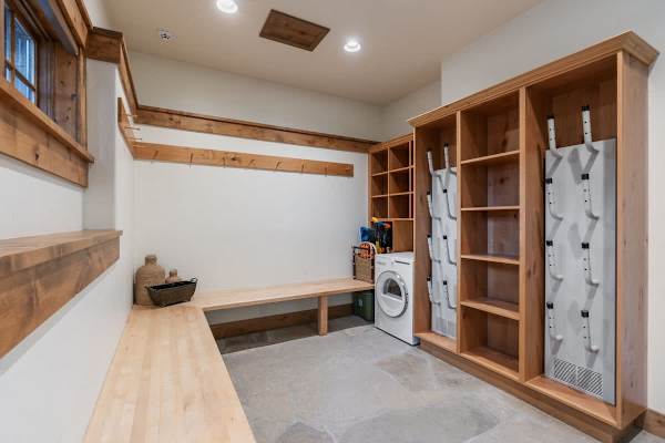 Abode at Timber Ridge, ski-in/out luxury home, private hot tub
