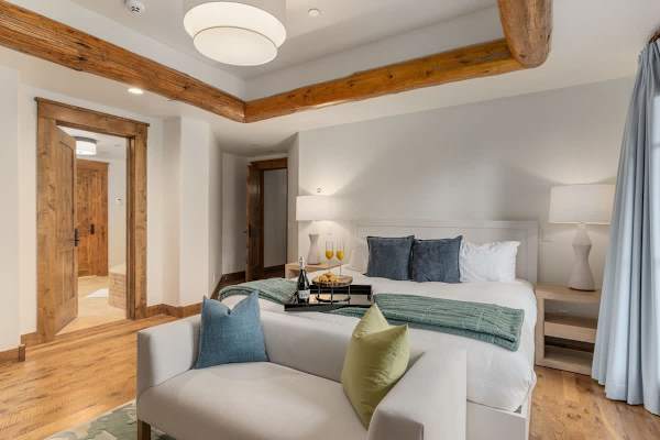 Abode at Timber Ridge, ski-in/out luxury home, private hot tub