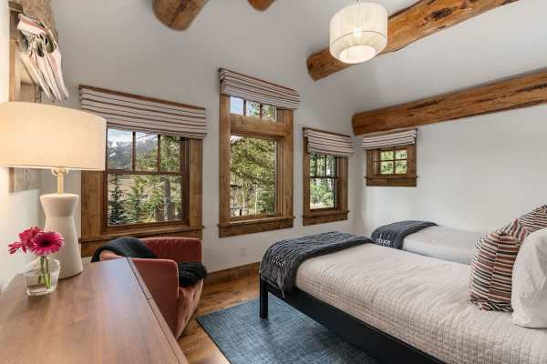 Abode at Timber Ridge, ski-in/out luxury home, private hot tub