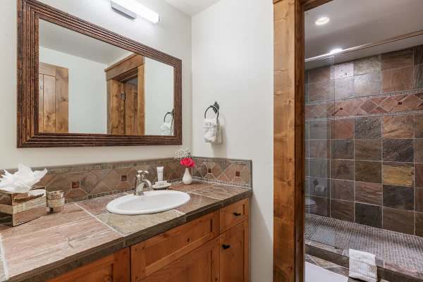 Abode at Timber Ridge, ski-in/out luxury home, private hot tub