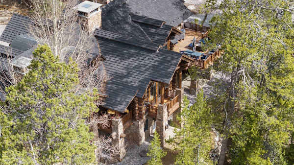 Abode at Timber Ridge, ski-in/out luxury home, private hot tub
