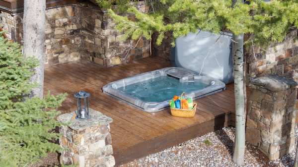 Abode at Timber Ridge, ski-in/out luxury home, private hot tub