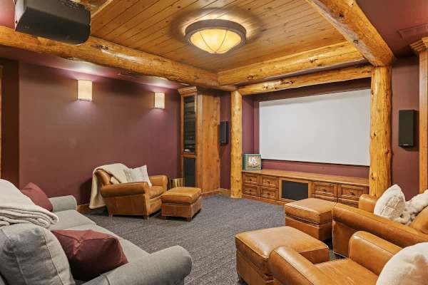 Abode at Timber Ridge, ski-in/out luxury home, private hot tub