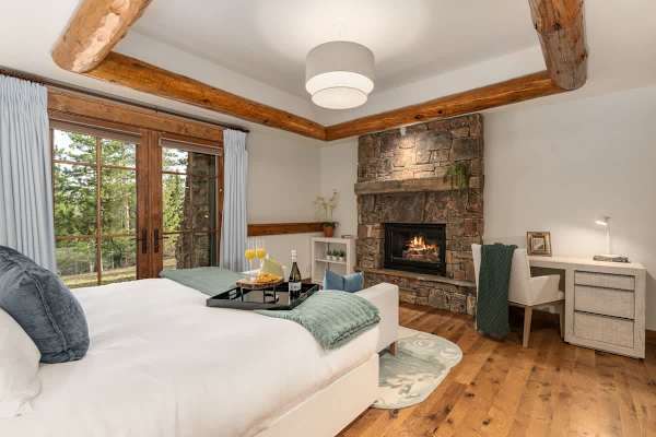 Abode at Timber Ridge, ski-in/out luxury home, private hot tub