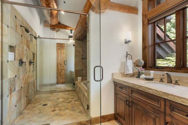 Abode at Timber Ridge, ski-in/out luxury home, private hot tub