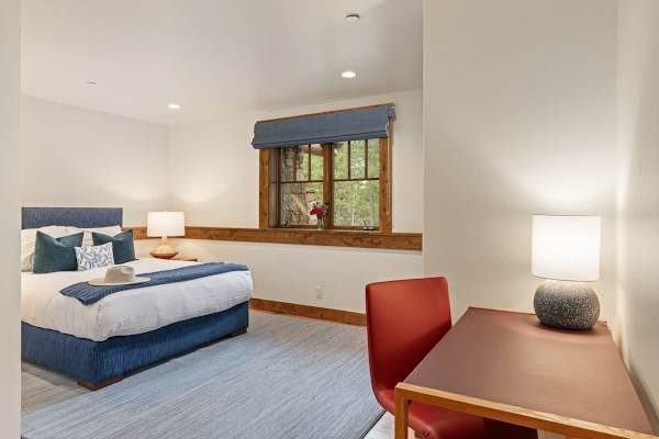 Abode at Timber Ridge, ski-in/out luxury home, private hot tub