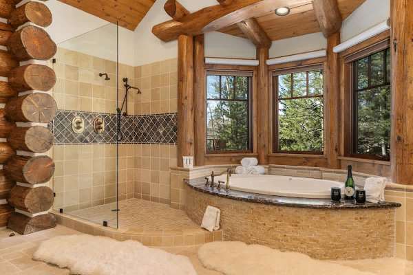 Abode at Timber Ridge, ski-in/out luxury home, private hot tub