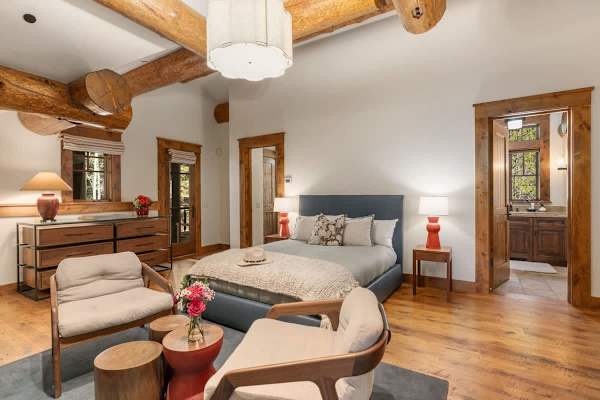 Abode at Timber Ridge, ski-in/out luxury home, private hot tub