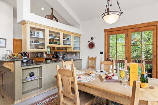 Abode at Gamble Oak, private hot tub, Deer Valley, steps to trails