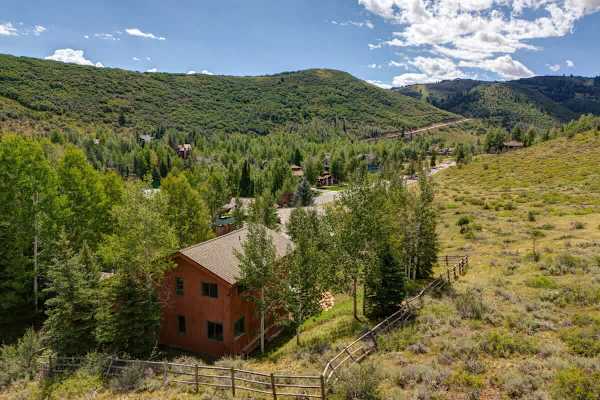 Abode at Gamble Oak, private hot tub, Deer Valley, steps to trails