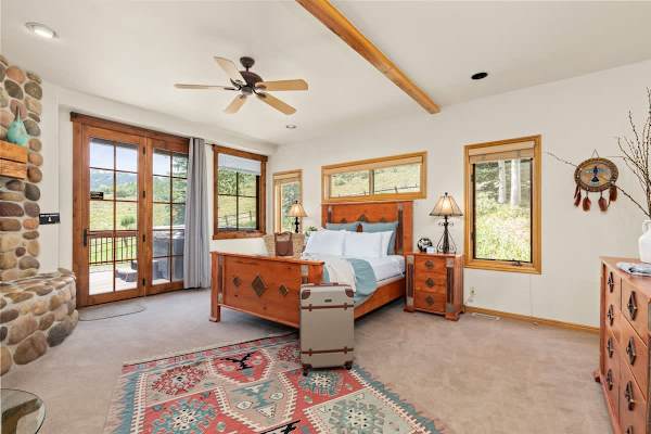 Abode at Gamble Oak, private hot tub, Deer Valley, steps to trails