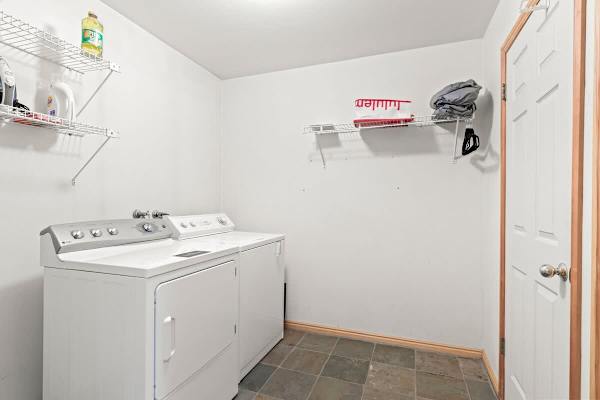Abode at Gamble Oak, private hot tub, Deer Valley, steps to trails