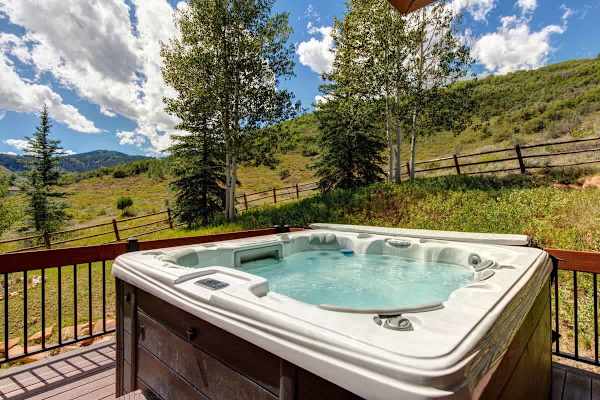 Abode at Gamble Oak, private hot tub, Deer Valley, steps to trails