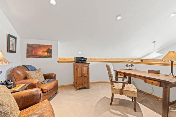 Abode at Gamble Oak, private hot tub, Deer Valley, steps to trails