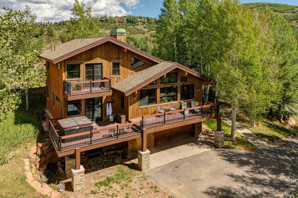 Abode at Gamble Oak, private hot tub, Deer Valley, steps to trails