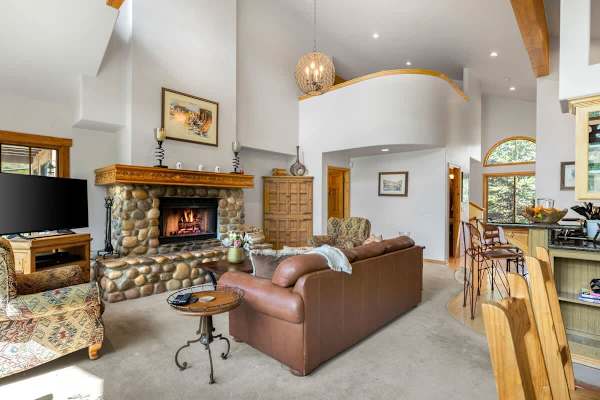 Abode at Gamble Oak, private hot tub, Deer Valley, steps to trails